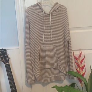 beachy lightweight pullover